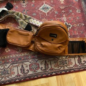 Vegan Leather TushBaby with removable crossbody strap